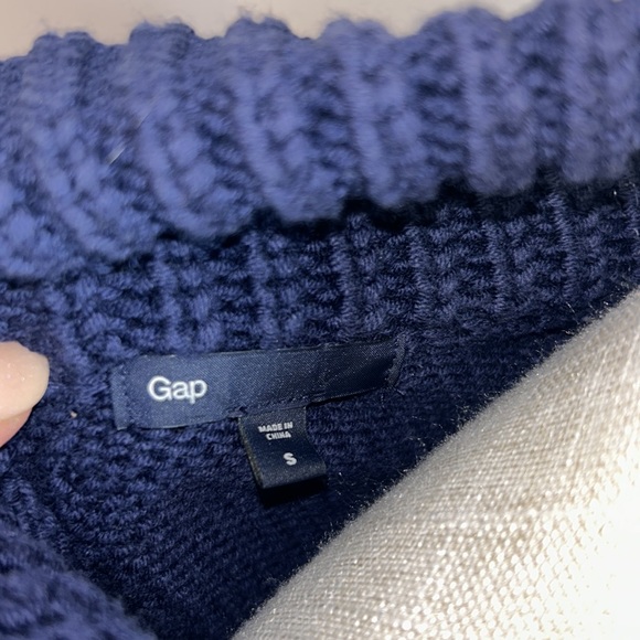 Gap Small 3/4 sleeve, navy sweater with a zipper and drawstring. - Picture 12 of 12